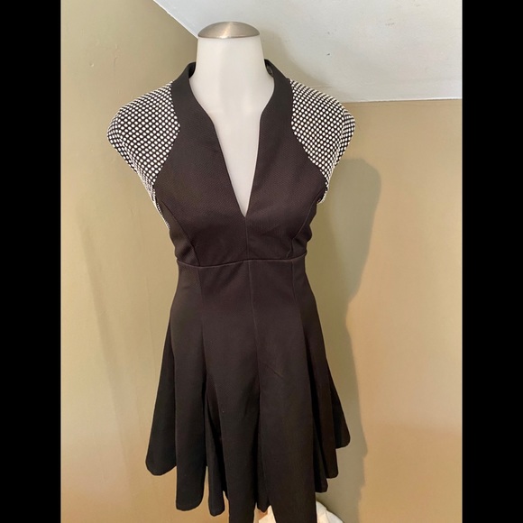 Dex Women’s Blk & White Short Sleeve Flirty Dress - Picture 1 of 5